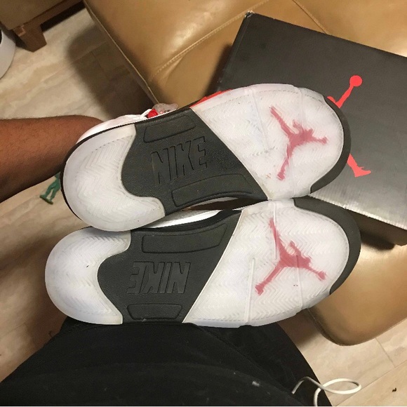 Air Jordan 5 Fire Red 2020 Silver tongue - Picture 5 of 10